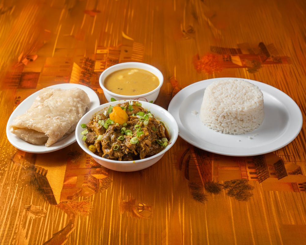 Curry chicken over rice